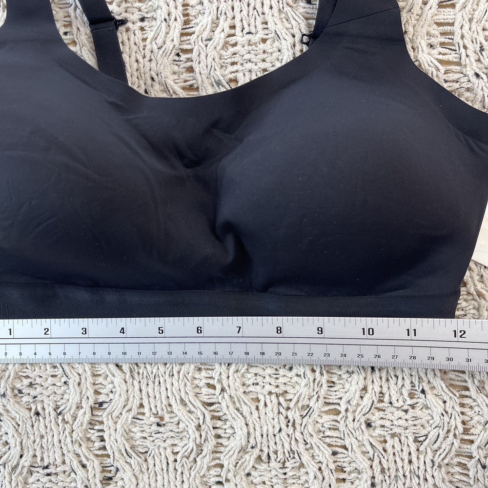 Lululemon Fine Form Bra Womens 32D Black Nylon Lycra Elastane Ladies NWT